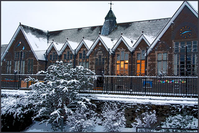Wincanton Primary School in Snow