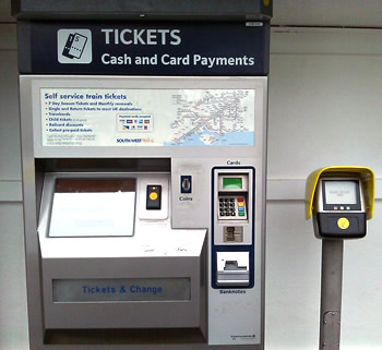 The electornic ticket machine on the new platform at Templecombe station